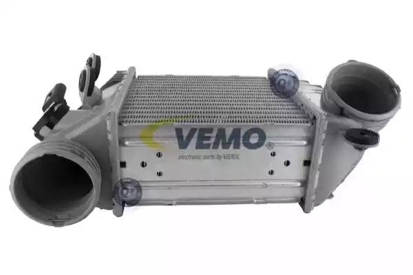 Охолоджувач наддувального повітря V15606033 VEMO