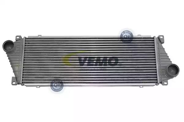 Охолоджувач наддувального повітря V30601247 VEMO