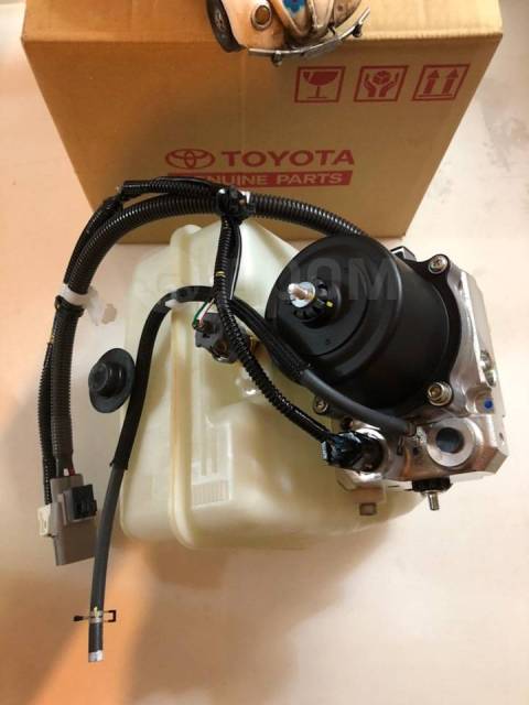 Компрессор уровня подвески 4891060032 TOYOTA