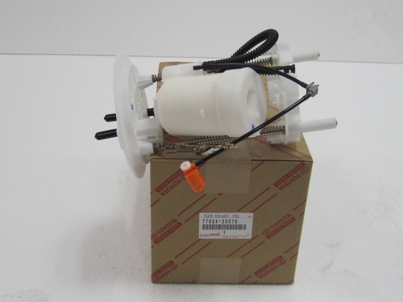 Фильтр топливный в сборе 7702435070 TOYOTA