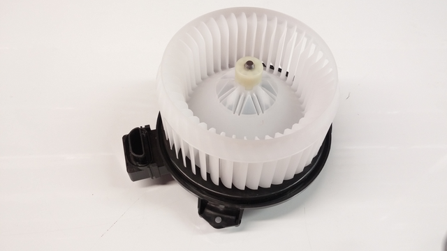 Компресор салону 8710352141 TOYOTA