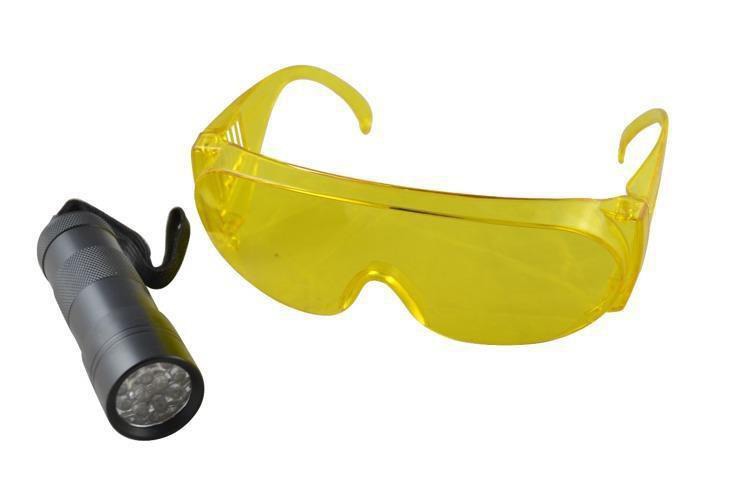 Ліхтарик ультрафіолетовий з окулярами 007950025840 MAGNETI MARELLI